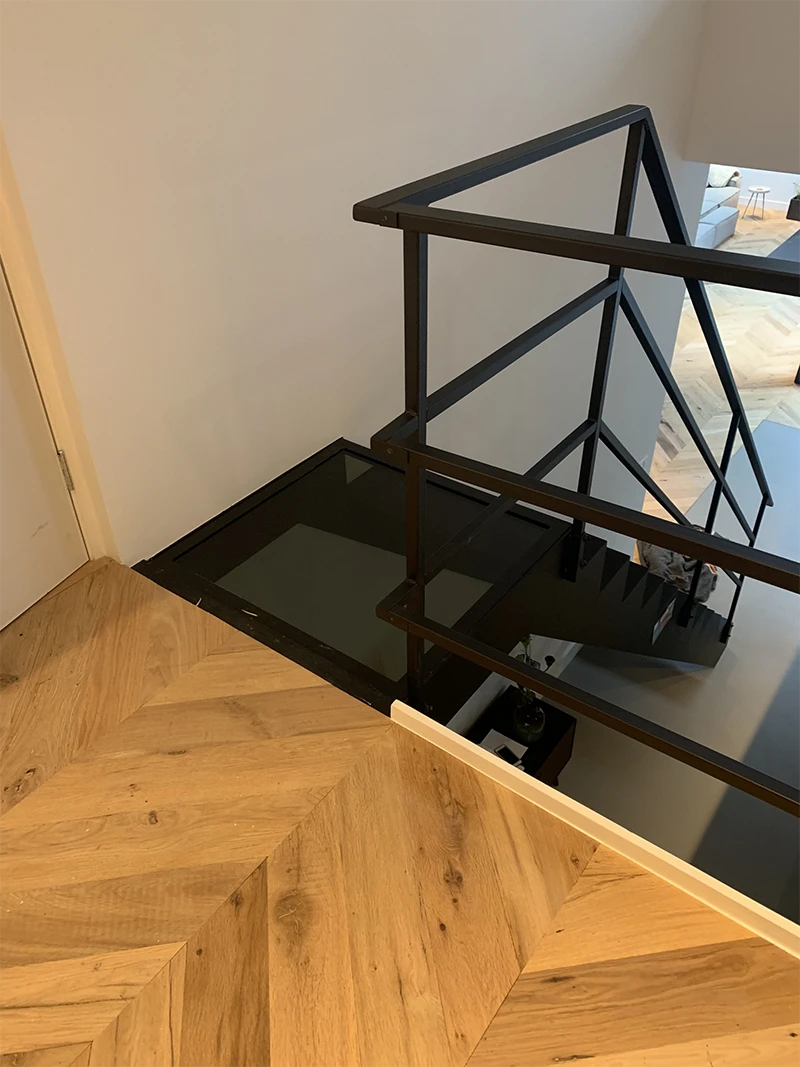 stalen trap met loopglas - project arnhem