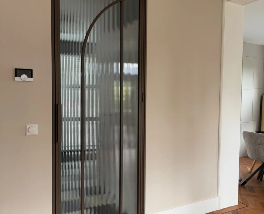 Enkele stalen deur Spijkenisse met canale glas